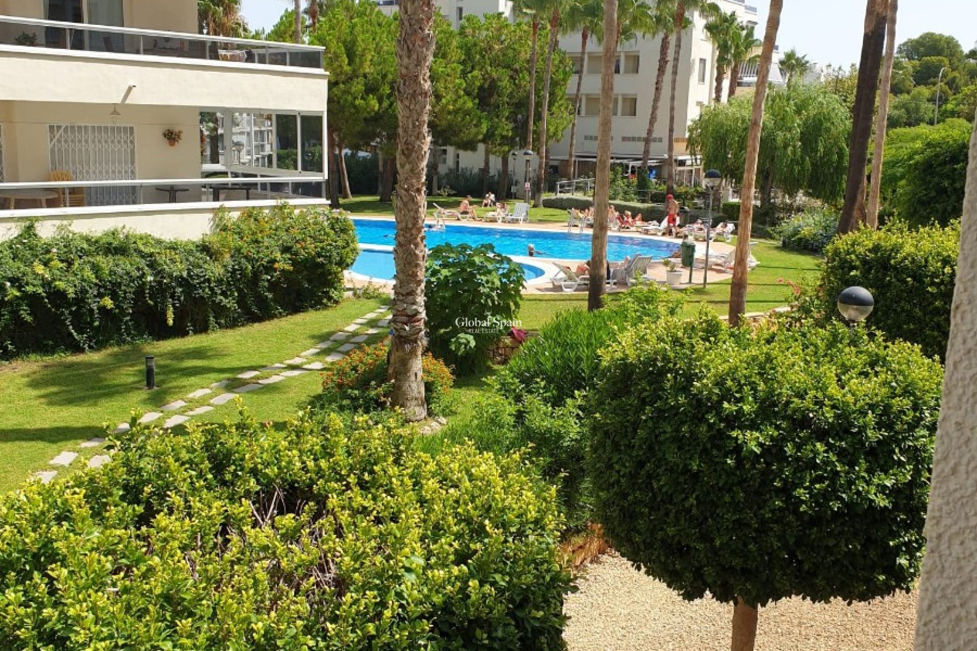 Wederverkoop - APPARTEMENT -
L'ALBIR - center