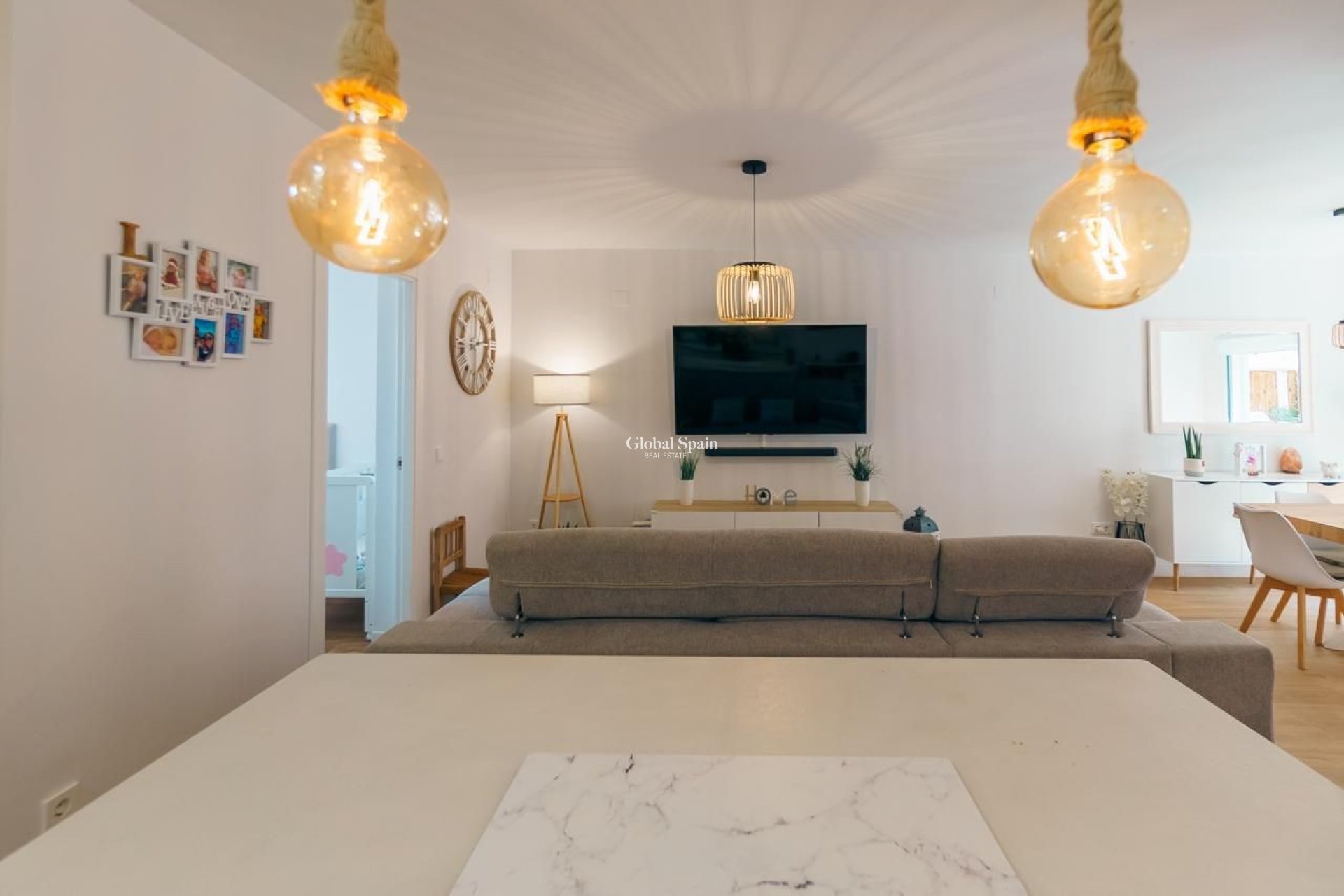 Wederverkoop - APPARTEMENT -
L'ALBIR - center