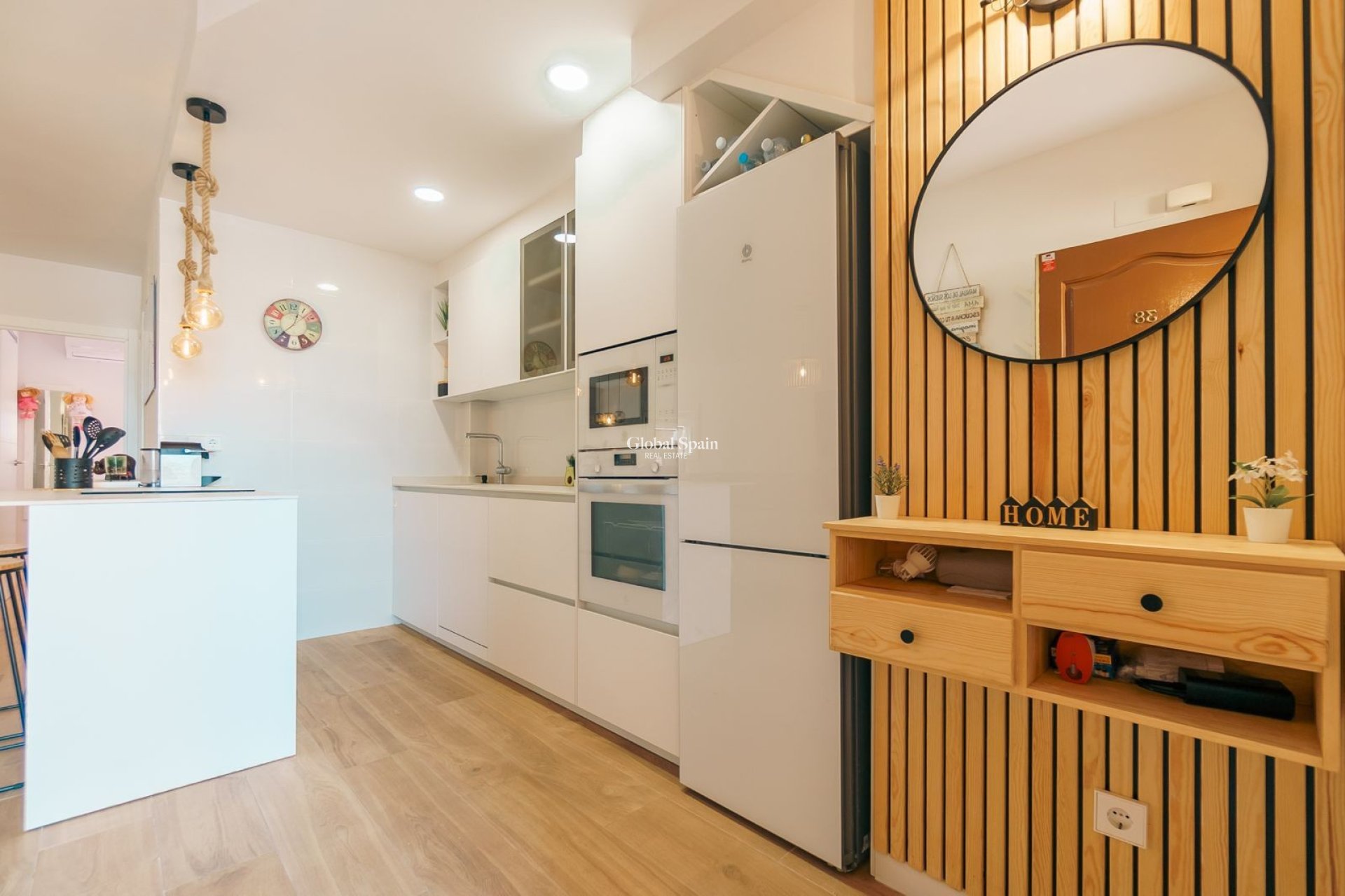 Wederverkoop - APPARTEMENT -
L'ALBIR - center