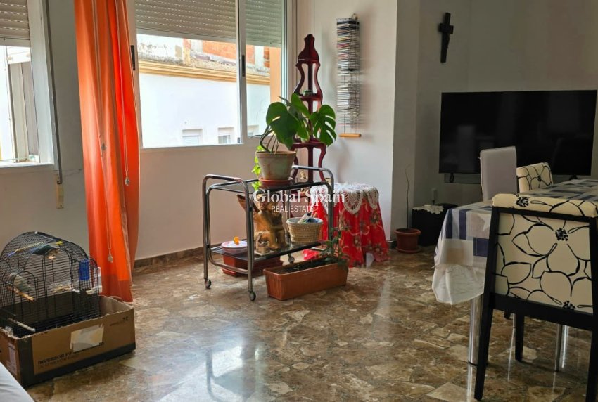 Wederverkoop - APPARTEMENT -
LA FONT D'EN CARRÒS - Centro