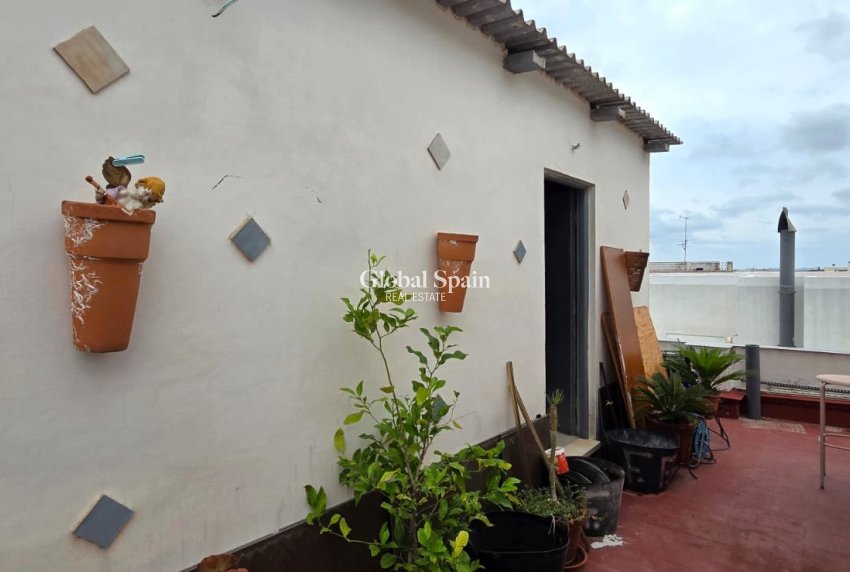 Wederverkoop - APPARTEMENT -
LA FONT D'EN CARRÒS - Centro