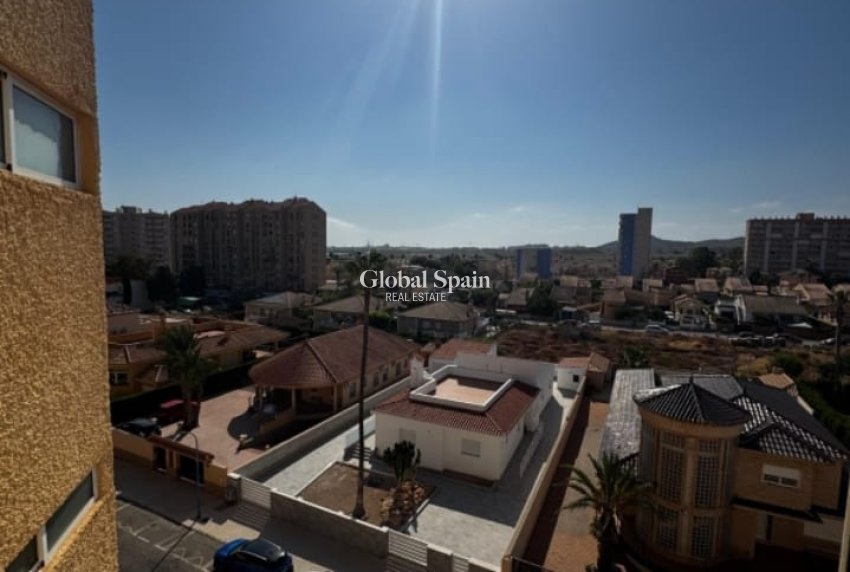 Wederverkoop - APPARTEMENT -
LA MANGA DEL MAR MENOR - Costa Calida