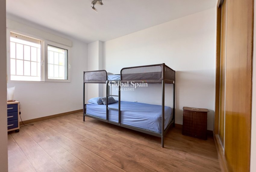 Wederverkoop - APPARTEMENT -
LA MANGA DEL MAR MENOR - Playa del Esparto-Veneziola