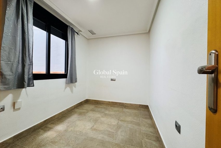 Wederverkoop - APPARTEMENT -
LA MATA - Costa Blanca