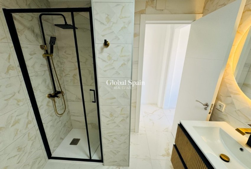 Wederverkoop - APPARTEMENT -
LA MATA - Costa Blanca