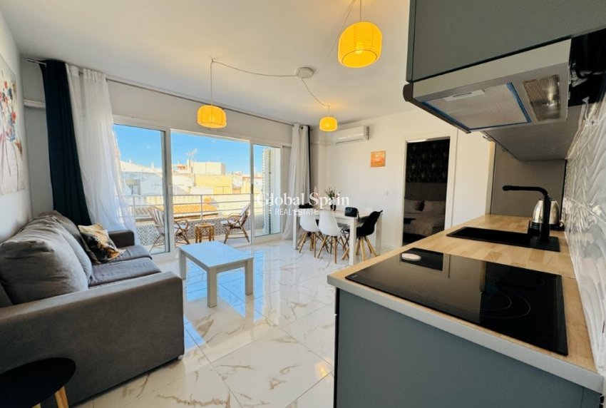 Wederverkoop - APPARTEMENT -
LA MATA - Costa Blanca