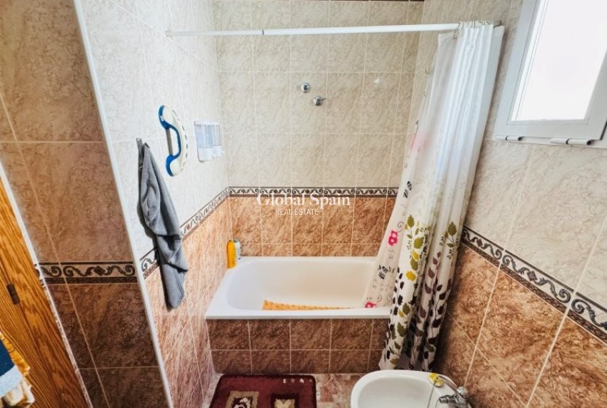 Wederverkoop - APPARTEMENT -
LA MATA - Costa Blanca