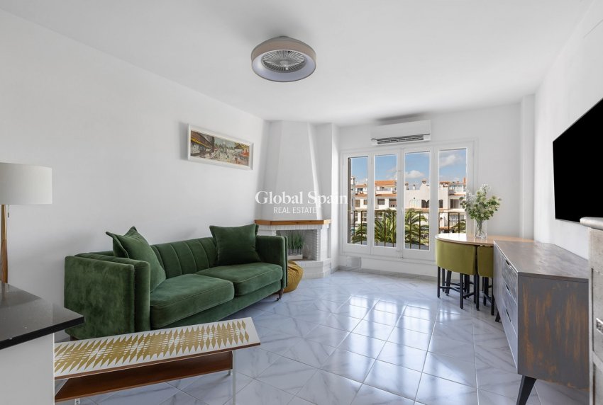 Wederverkoop - APPARTEMENT -
LA MATA - Costa Blanca