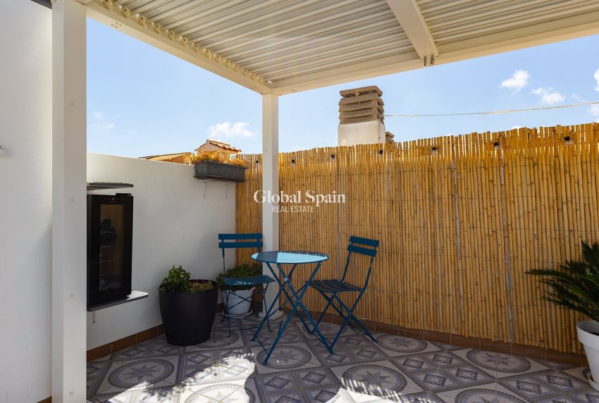 Wederverkoop - APPARTEMENT -
LA MATA - Costa Blanca