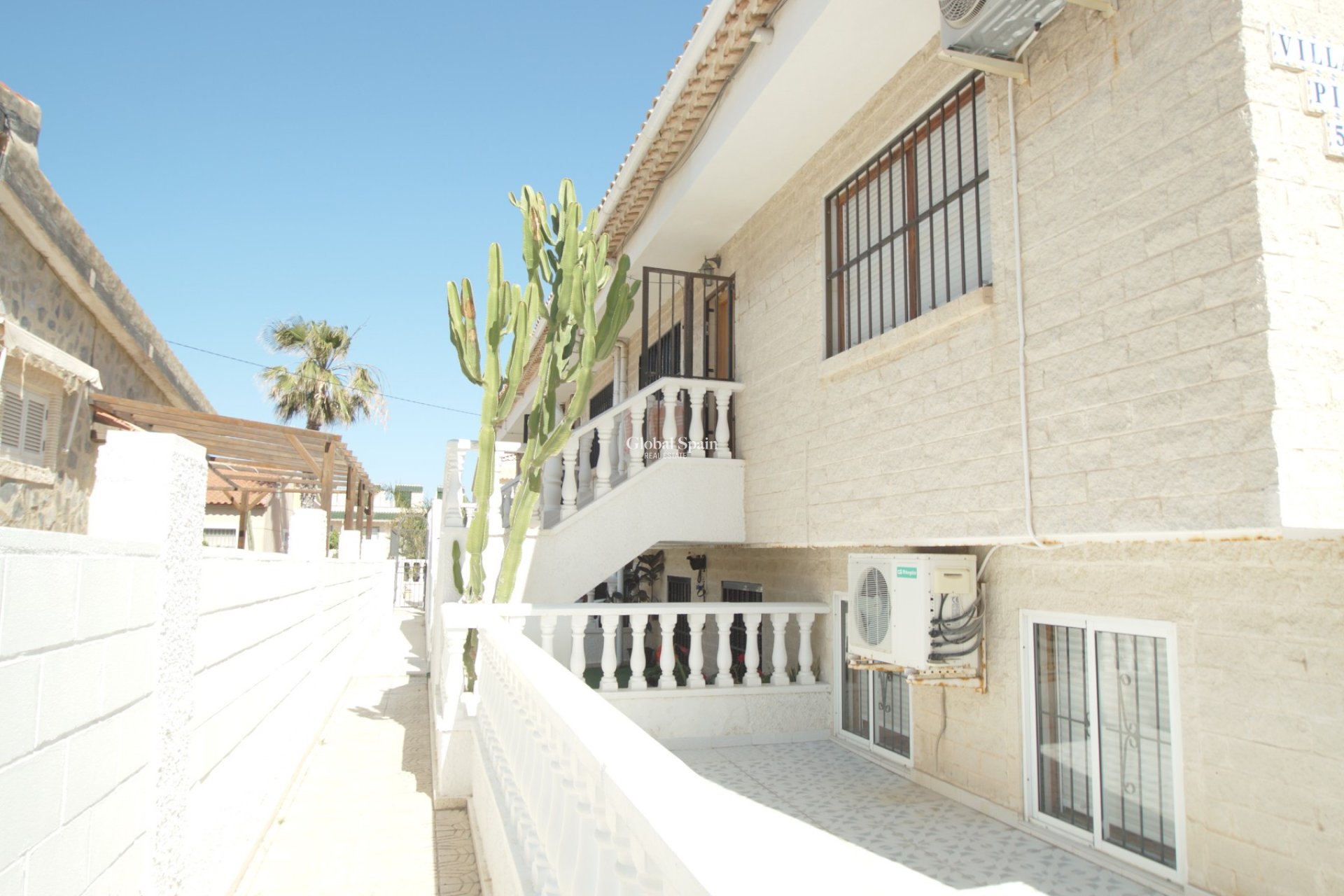 Wederverkoop - APPARTEMENT -
LA MATA - Costa Blanca