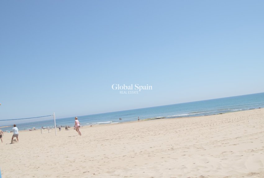 Wederverkoop - APPARTEMENT -
LA MATA - Costa Blanca