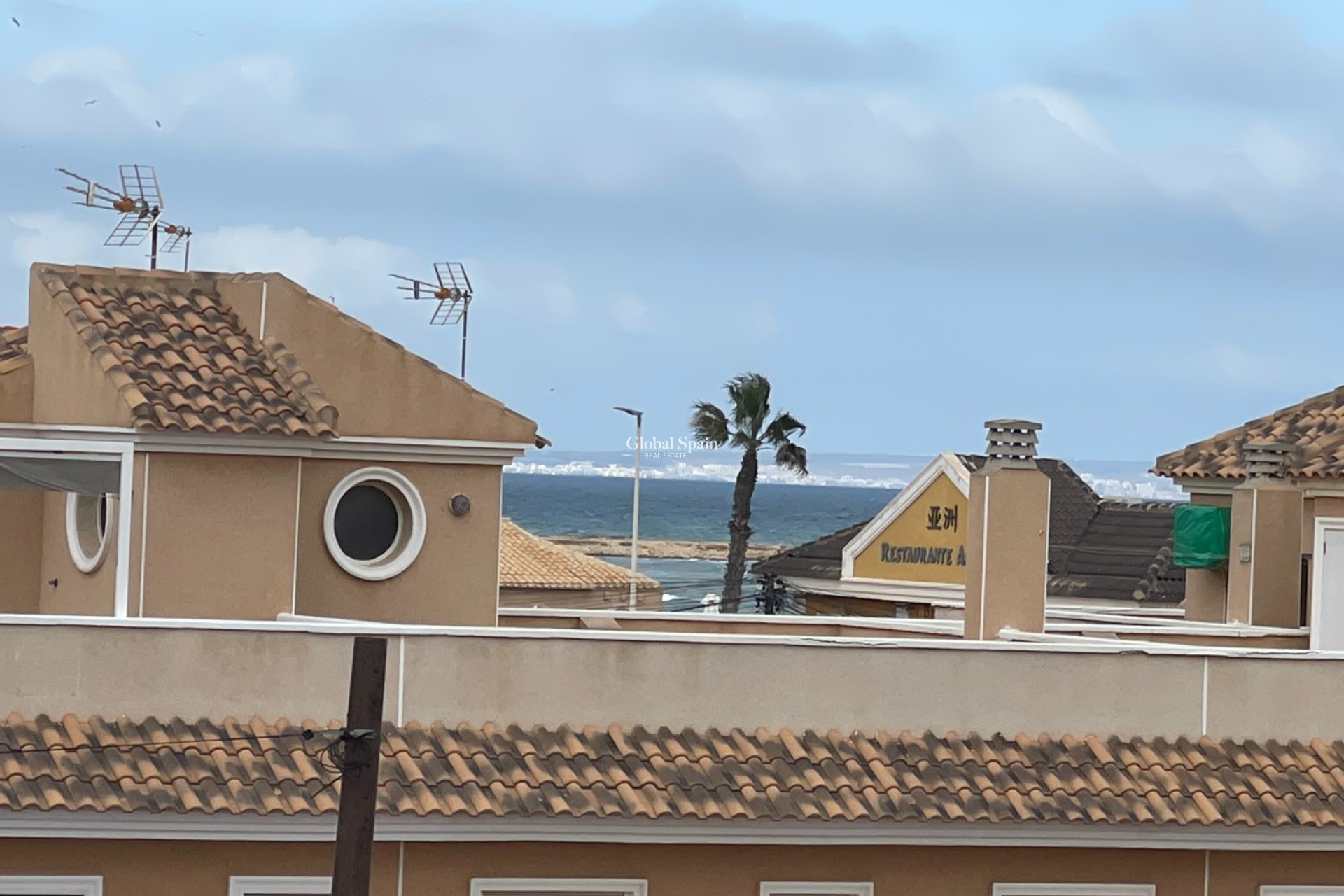 Wederverkoop - APPARTEMENT -
LA MATA - Costa Blanca
