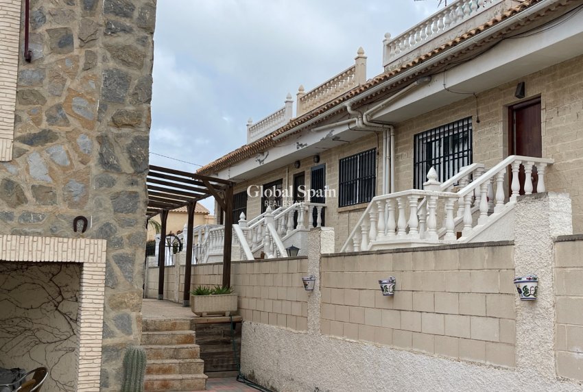 Wederverkoop - APPARTEMENT -
LA MATA - Costa Blanca