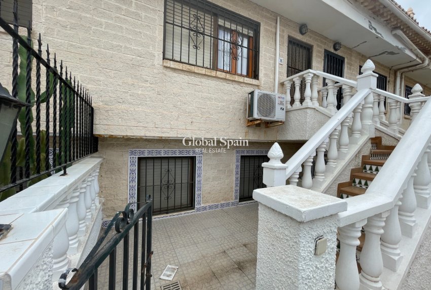 Wederverkoop - APPARTEMENT -
LA MATA - Costa Blanca