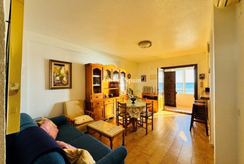 Wederverkoop - APPARTEMENT -
LA MATA - Costa Blanca