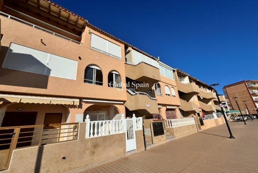 Wederverkoop - APPARTEMENT -
LA MATA - Costa Blanca
