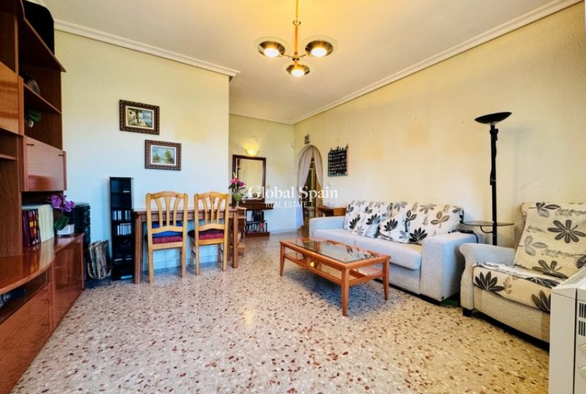 Wederverkoop - APPARTEMENT -
LA MATA - Costa Blanca