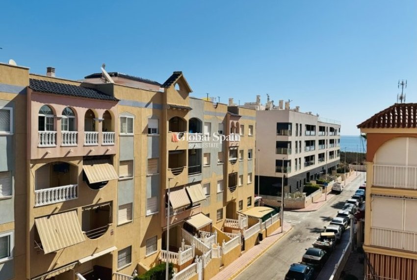 Wederverkoop - APPARTEMENT -
LA MATA - Costa Blanca