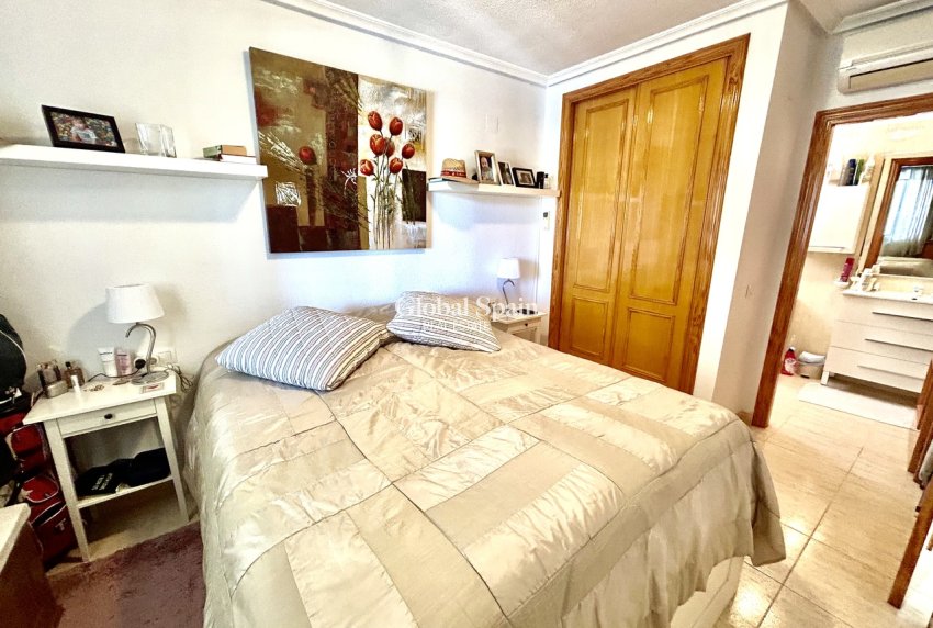 Wederverkoop - APPARTEMENT -
LA MATA - Costa Blanca
