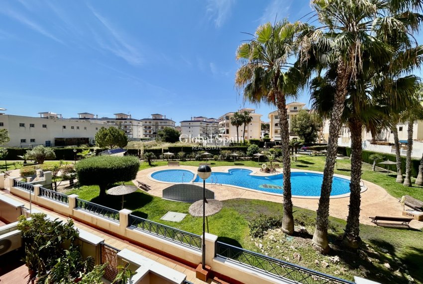 Wederverkoop - APPARTEMENT -
LA MATA - Costa Blanca