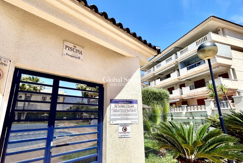 Wederverkoop - APPARTEMENT -
LA MATA - Costa Blanca