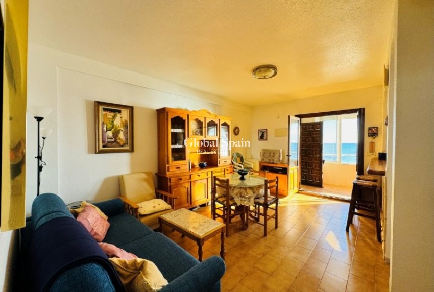 Wederverkoop - APPARTEMENT -
LA MATA - Costa Blanca