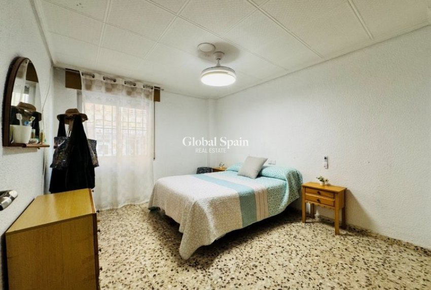 Wederverkoop - APPARTEMENT -
LA MATA - Costa Blanca