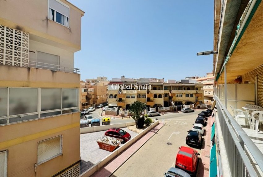 Wederverkoop - APPARTEMENT -
LA MATA - Costa Blanca