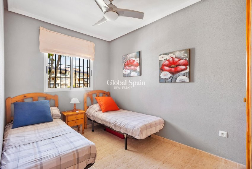 Wederverkoop - APPARTEMENT -
LA MATA - Costa Blanca