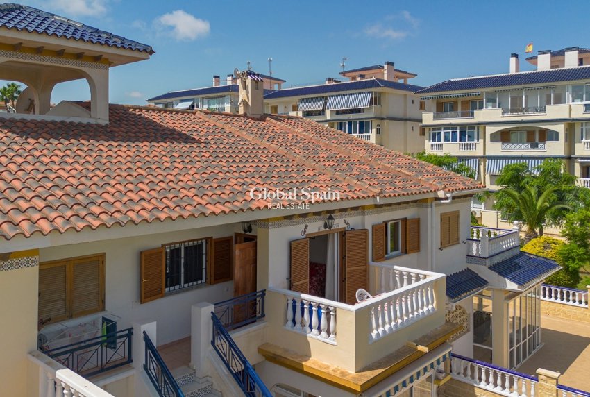 Wederverkoop - APPARTEMENT -
LA MATA - Costa Blanca