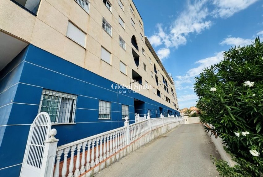 Wederverkoop - APPARTEMENT -
LA MATA - Costa Blanca