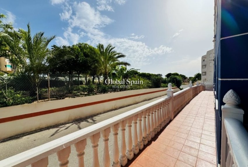 Wederverkoop - APPARTEMENT -
LA MATA - Costa Blanca