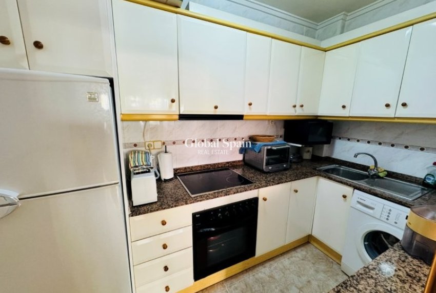 Wederverkoop - APPARTEMENT -
LA MATA - Costa Blanca
