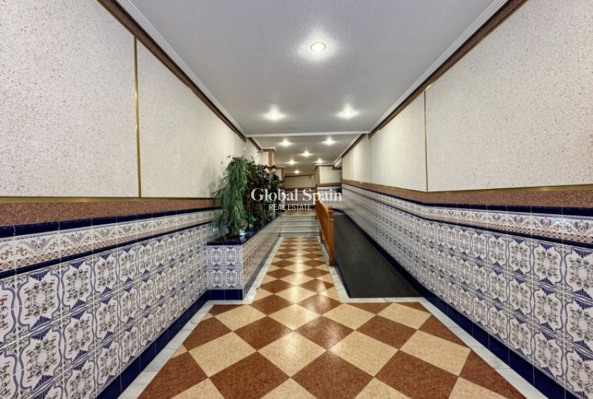 Wederverkoop - APPARTEMENT -
LA MATA - Costa Blanca