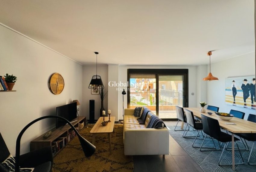Wederverkoop - APPARTEMENT -
LA MATA - Costa Blanca