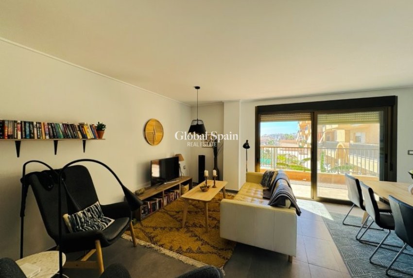 Wederverkoop - APPARTEMENT -
LA MATA - Costa Blanca