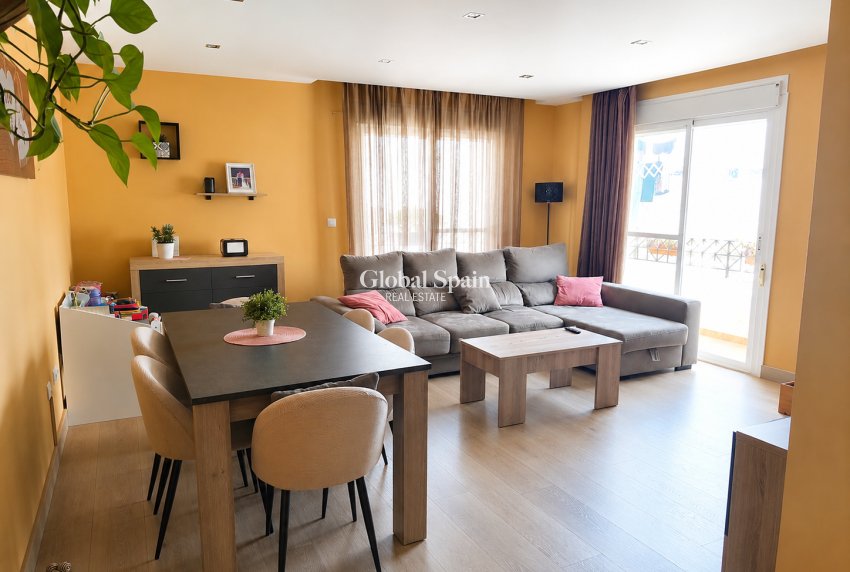 Wederverkoop - APPARTEMENT -
LA NUCÍA - La nucia