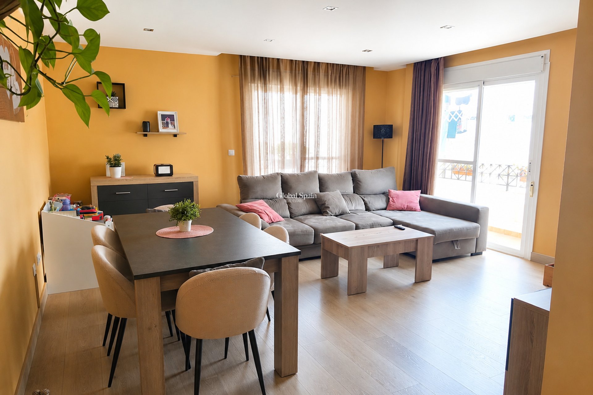 Wederverkoop - APPARTEMENT -
LA NUCÍA - La nucia