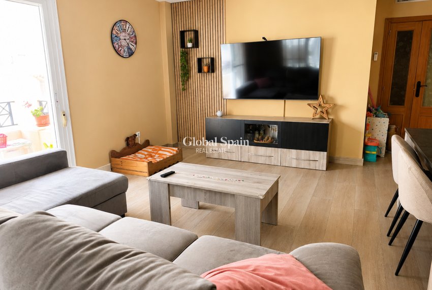 Wederverkoop - APPARTEMENT -
LA NUCÍA - La nucia