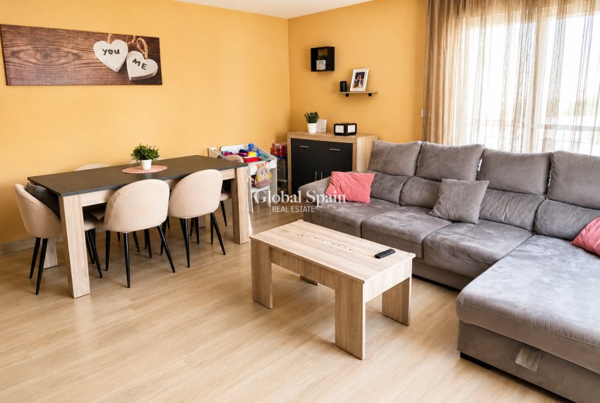 Wederverkoop - APPARTEMENT -
LA NUCÍA - La nucia