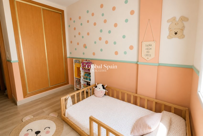 Wederverkoop - APPARTEMENT -
LA NUCÍA - La nucia