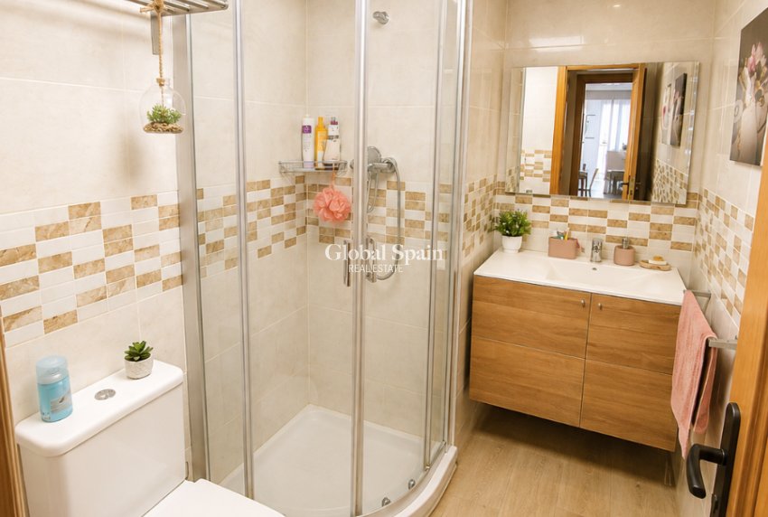Wederverkoop - APPARTEMENT -
LA NUCÍA - La nucia