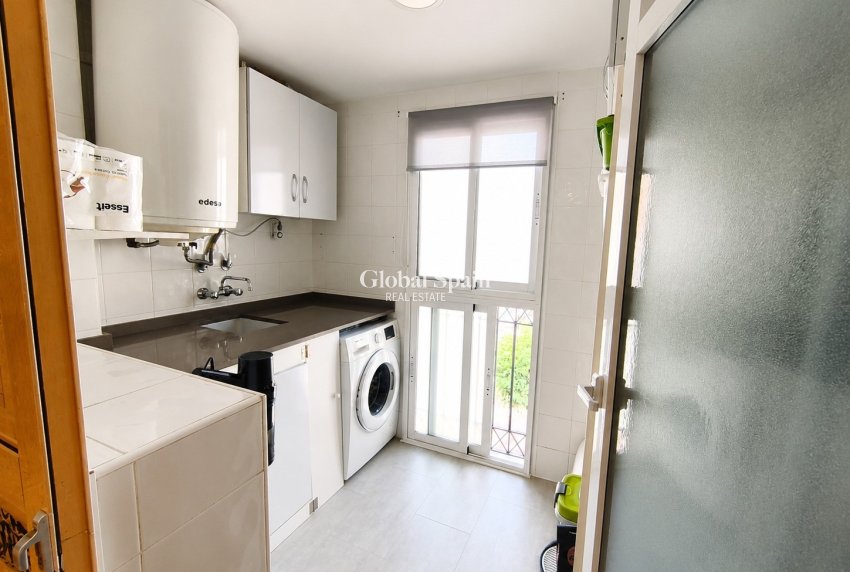Wederverkoop - APPARTEMENT -
LA NUCÍA - La nucia