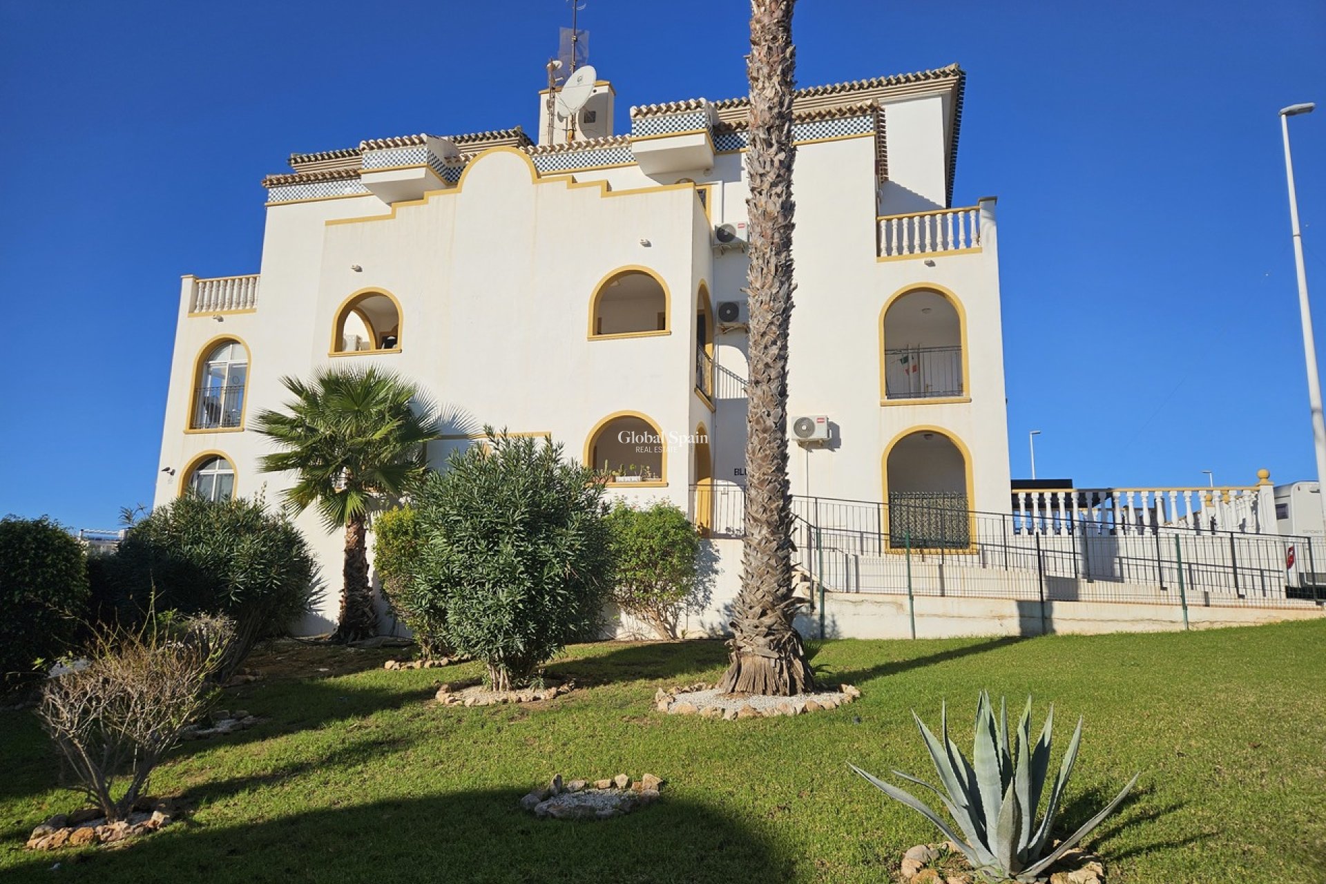 Wederverkoop - APPARTEMENT -
LA ZENIA - Costa Blanca