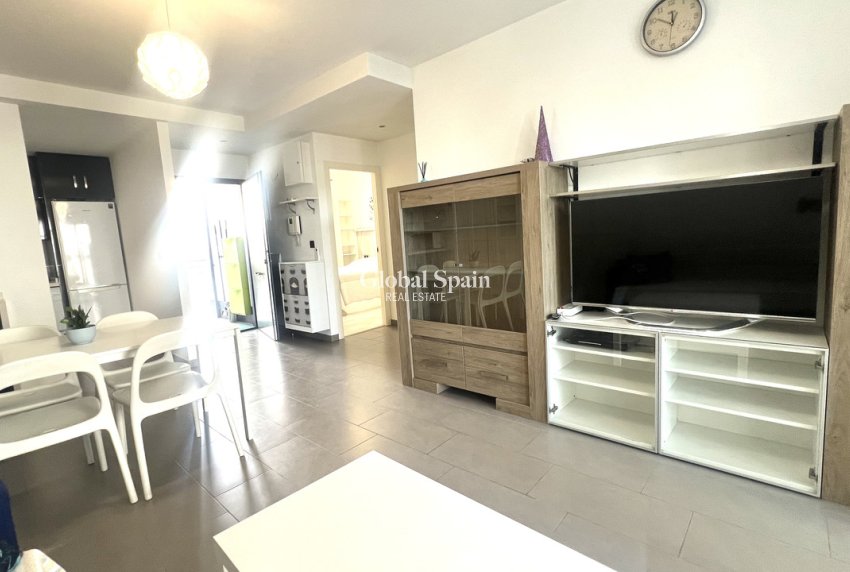 Wederverkoop - APPARTEMENT -
LA ZENIA - Costa Blanca