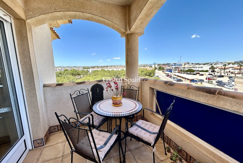 Wederverkoop - APPARTEMENT -
LA ZENIA - Costa Blanca