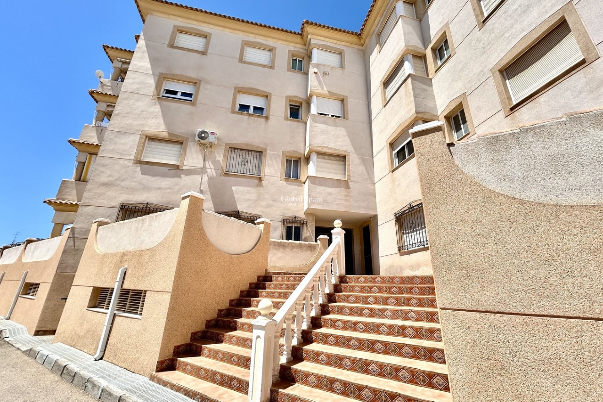 Wederverkoop - APPARTEMENT -
LA ZENIA - Costa Blanca