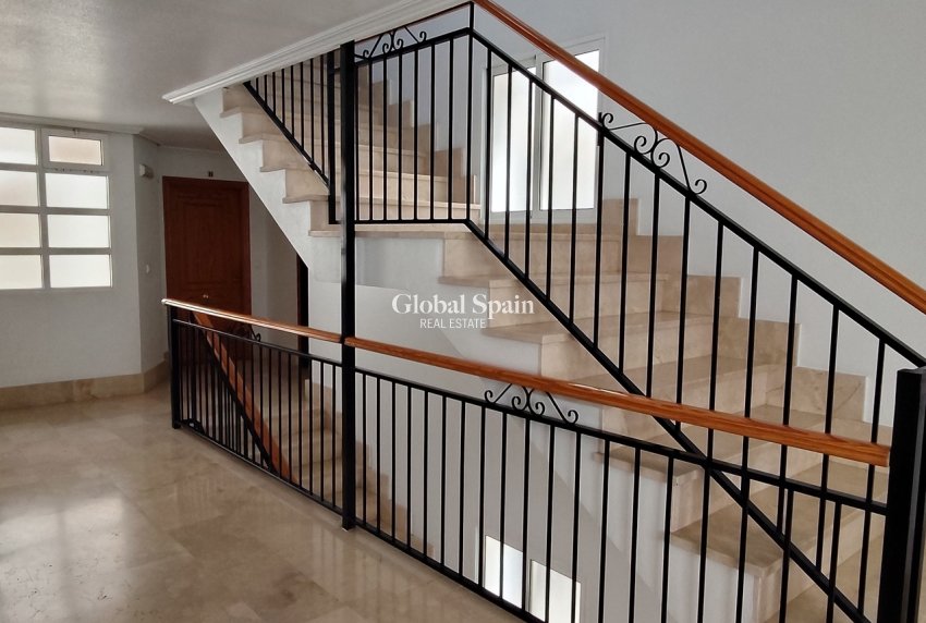 Wederverkoop - APPARTEMENT -
LA ZENIA - Costa Blanca