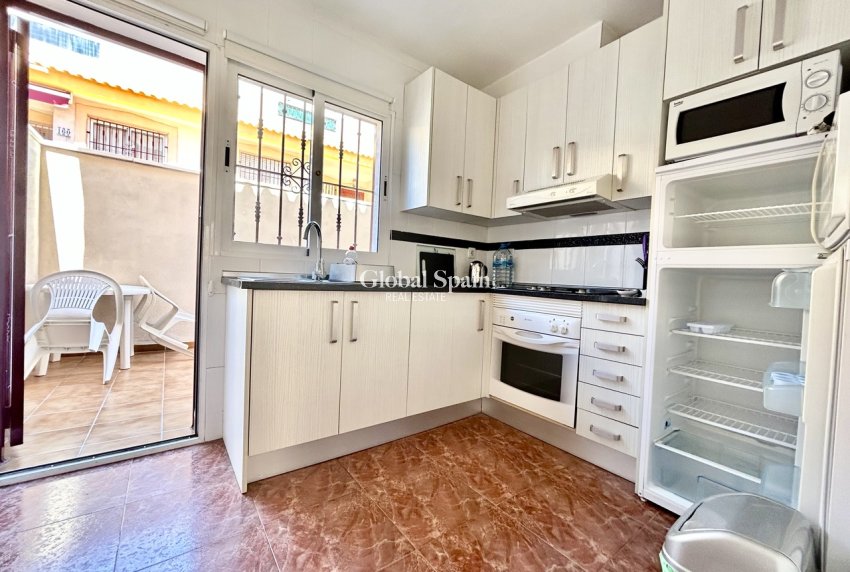 Wederverkoop - APPARTEMENT -
LA ZENIA - Costa Blanca
