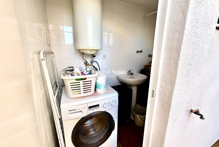 Wederverkoop - APPARTEMENT -
LA ZENIA - Costa Blanca
